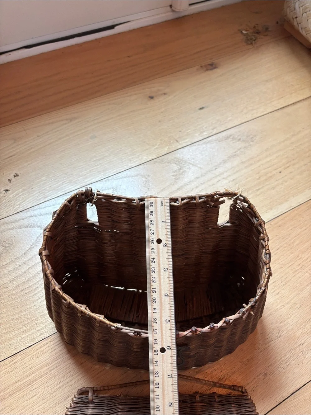 Vtg Handwoven Fishing Creel Basket Primitive Wicker Creel Rustic Cabin Decor